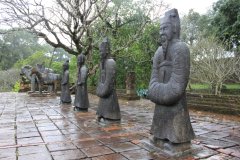 57-Guard statues
